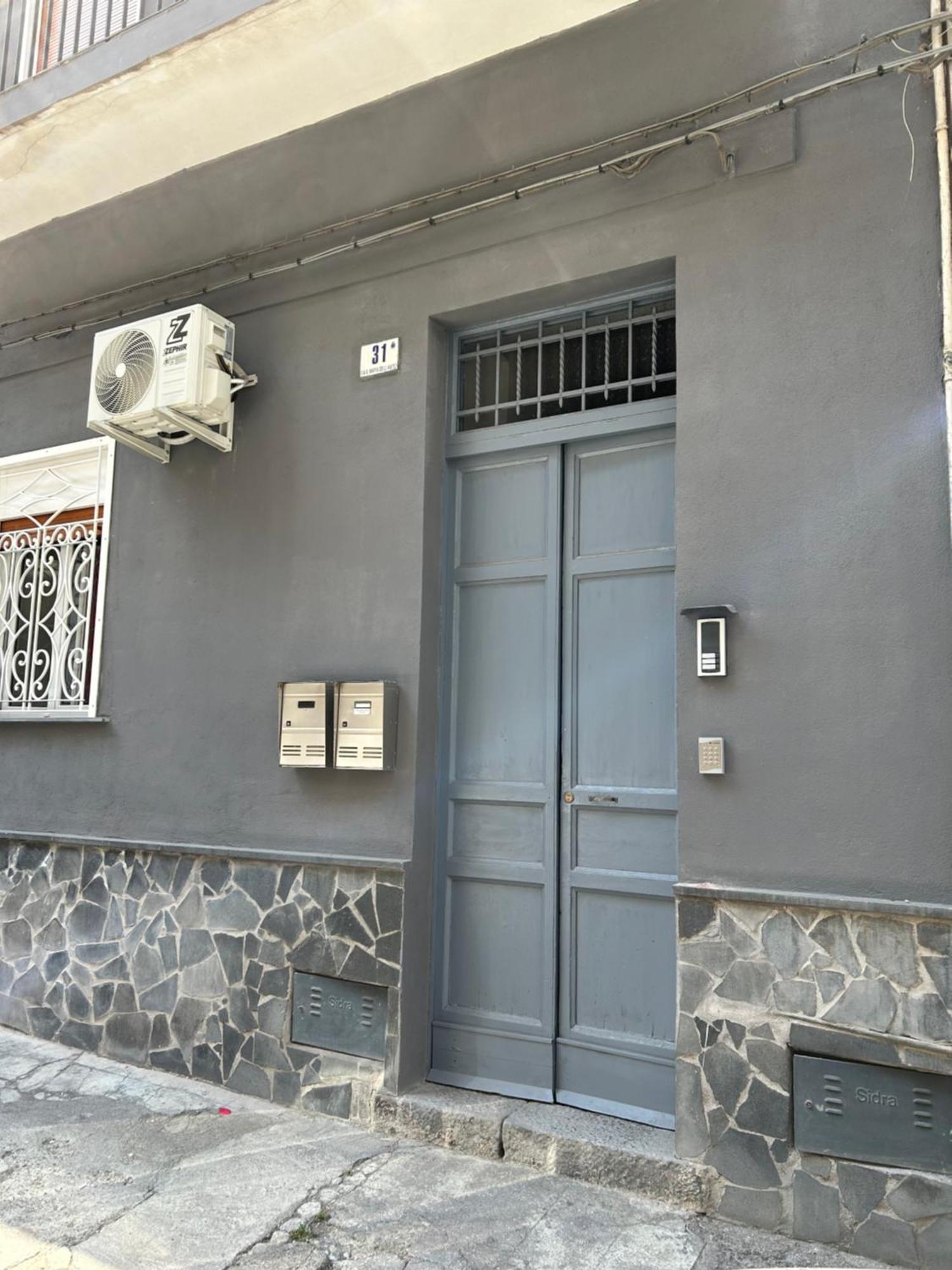 Etna Charme Apartment Catania Ngoại thất bức ảnh